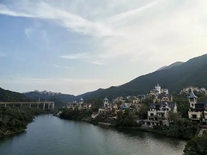 东部华侨城门票多少(来东部华侨城踏春度假亲近大自然)